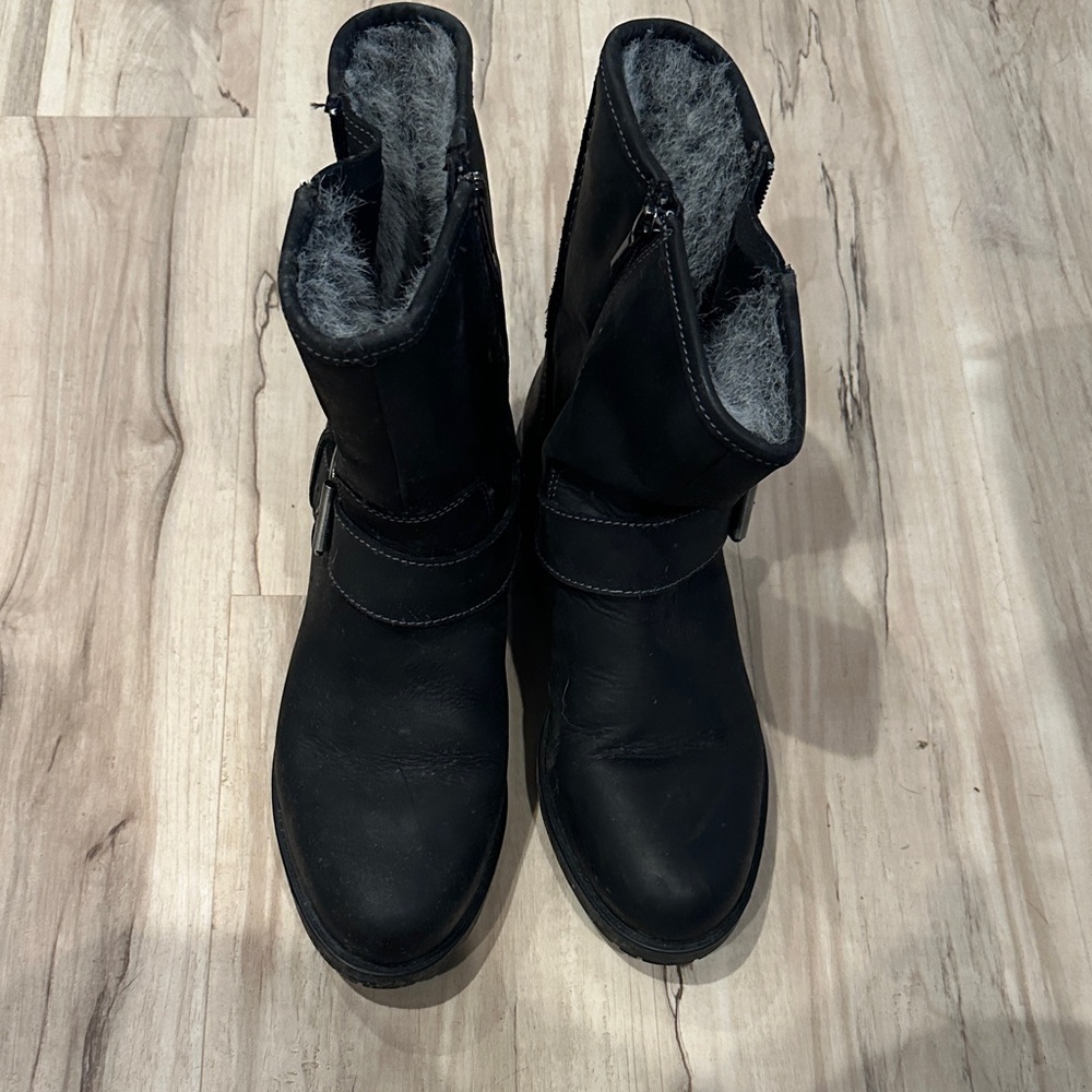 Clarks Black Winter Boots with Soft Gray Interior